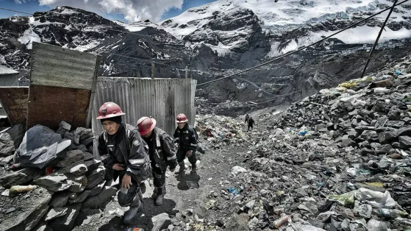 Der Spiegel: Schmutziger Glanz